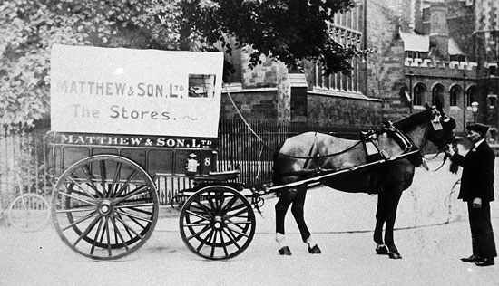 Horsedrawn-van-in-Trinity-St-c-1910